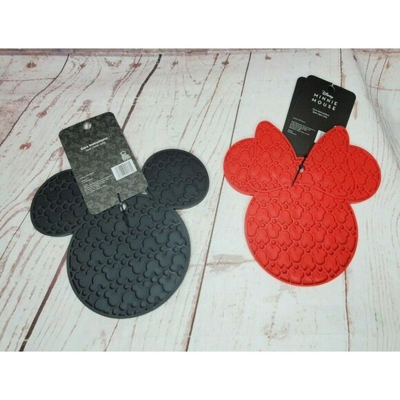 Mickey & Minnie Mouse 2 Pack Silicone Trivet Hot Plate Mat Black & Red Décor - Picture 4 of 8